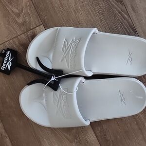 Reebok NEW fulgere slides